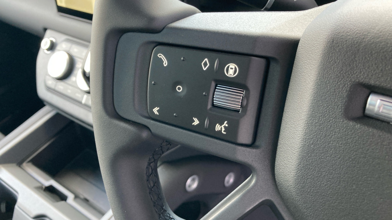 Land Rover Defender 3.0 D250 X-Dynamic SE 110 5dr Auto Diesel Estate